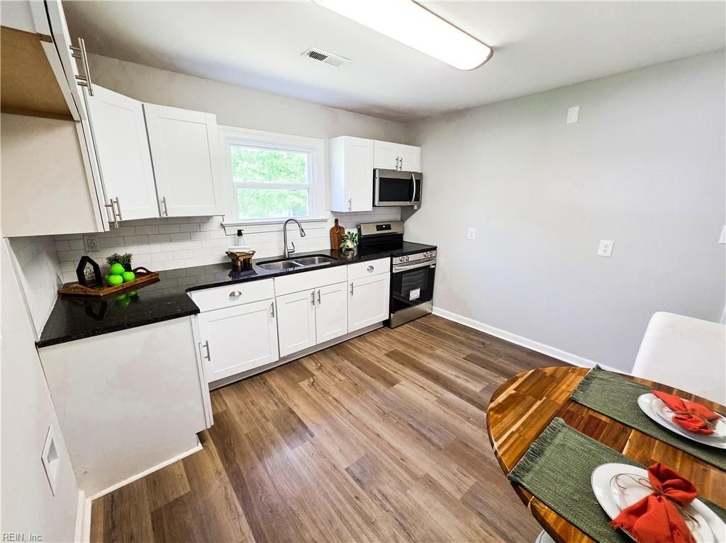 Photo of 725 Oakland Avenue, Hampton, VA 23663 (MLS # 10633876)