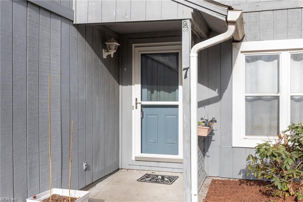 Photo of 7 Mosely Circle, Chesapeake, VA 23320 (MLS # 10626324)