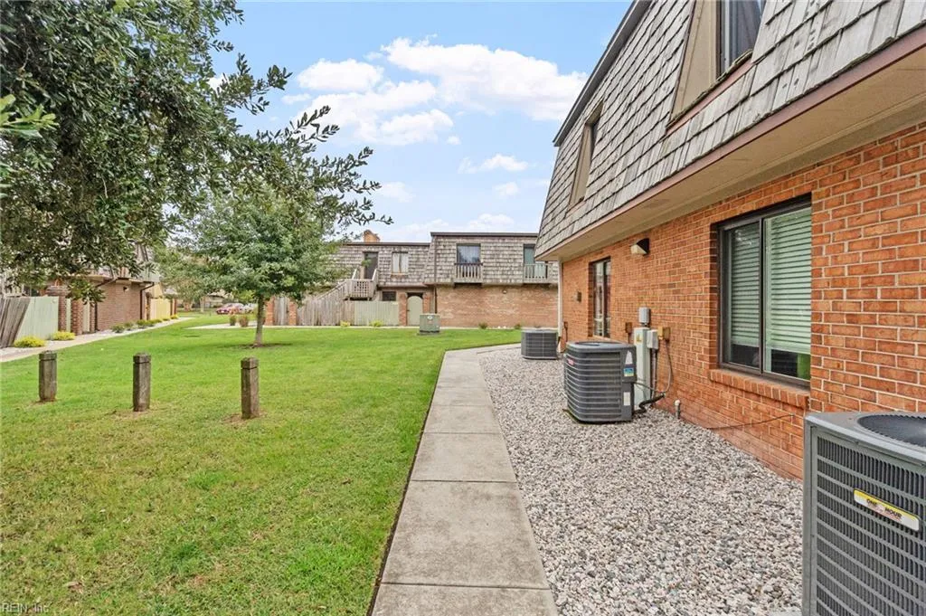 Virginia Beach, Virginia 23451, United States, 2 Bedrooms Bedrooms, ,2 BathroomsBathrooms,Residential,Active,219722