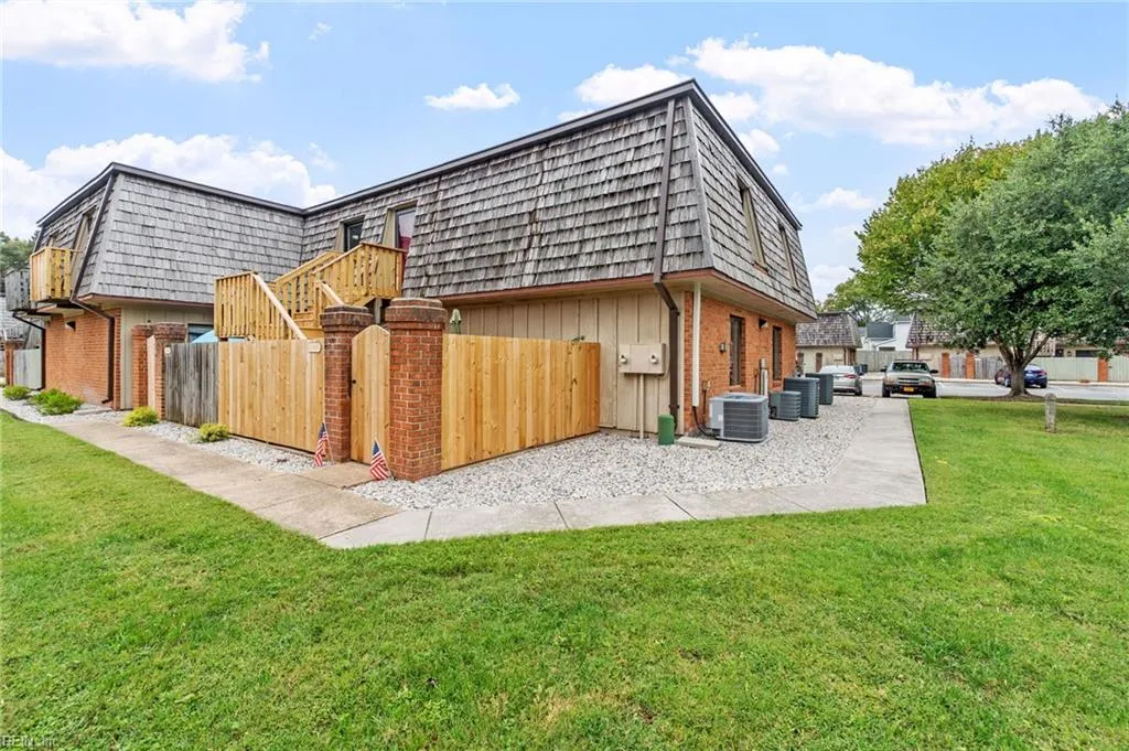 Virginia Beach, Virginia 23451, United States, 2 Bedrooms Bedrooms, ,2 BathroomsBathrooms,Residential,Active,219722