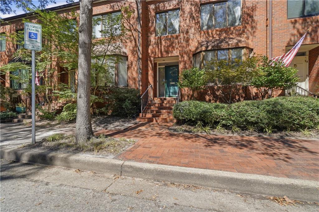 Photo of 332 College Place, Norfolk, VA 23510 (MLS # 10652788)