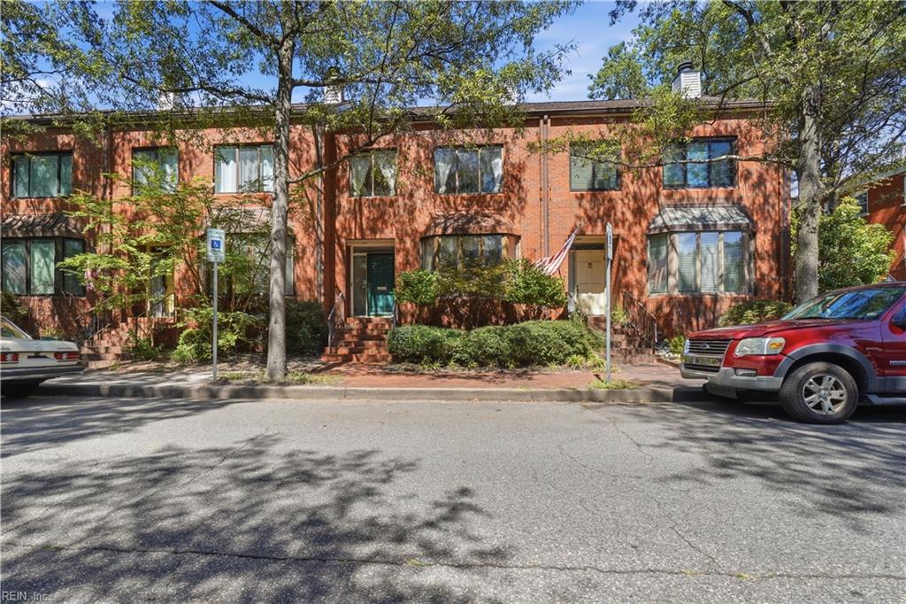 Photo of 332 College Place, Norfolk, VA 23510 (MLS # 10652788)