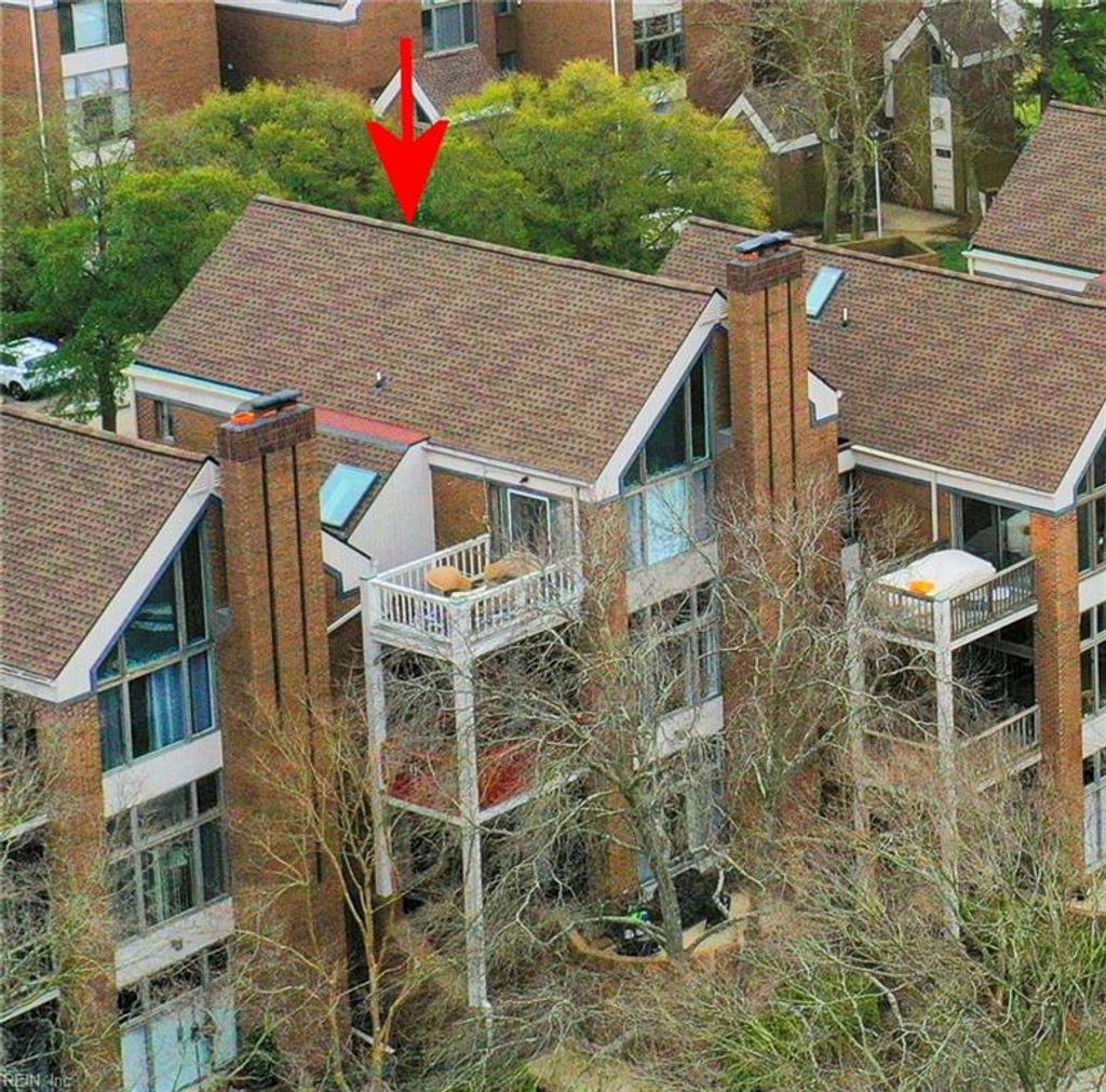 Photo of 696 Mowbray Arch #460, Norfolk, VA 23507 (MLS # 10612432)