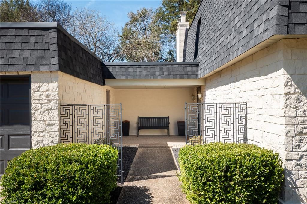 Photo of 1445 Ashley Drive, Virginia Beach, VA 23454 (MLS # 10621471)