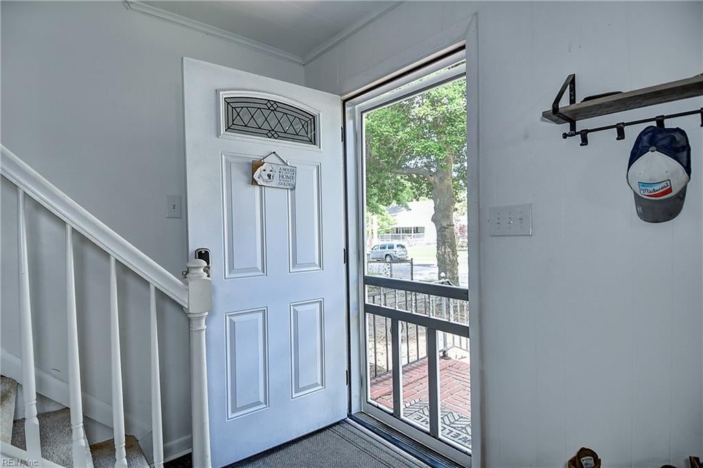 Photo of 1323 Jenifer St ST, Norfolk, VA 23503 (MLS # 10653384)
