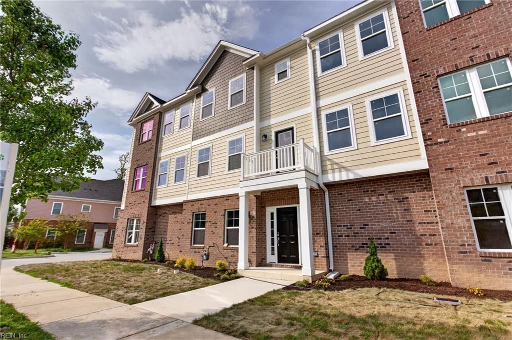 Photo of 621 COMMONWEALTH Boulevard, Yorktown, VA 23693 (MLS # 10634209)