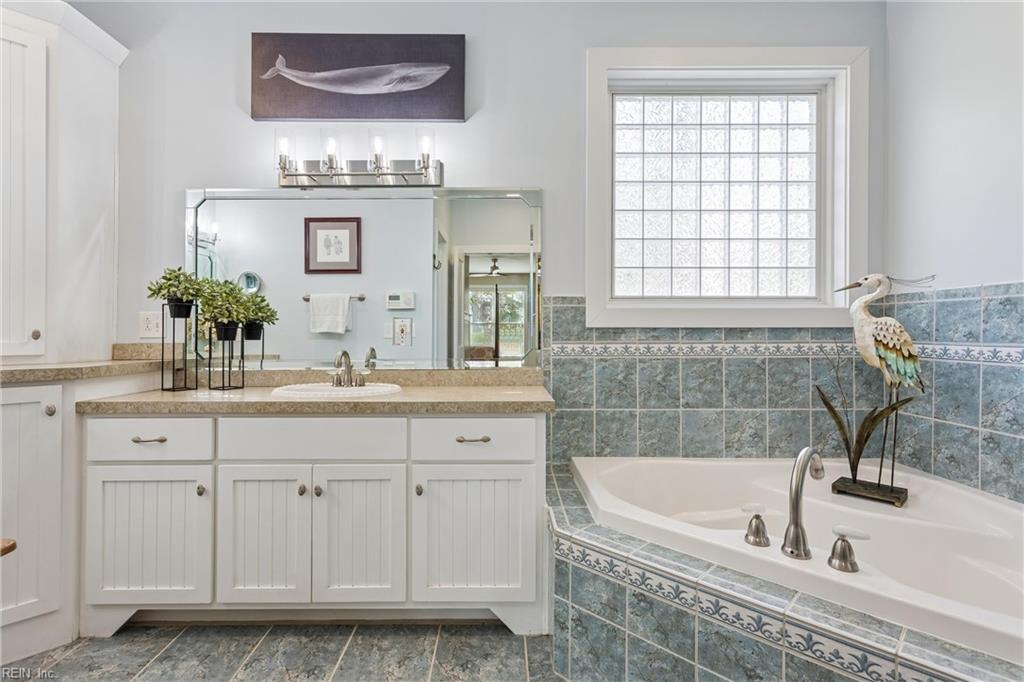 Yorktown, Virginia, 23692, United States, 4 Bedrooms Bedrooms, ,4 BathroomsBathrooms,Residential,Active,2052006