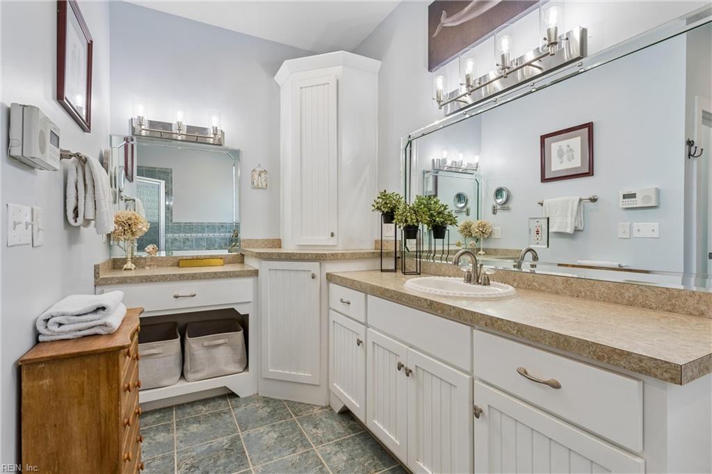 Yorktown, Virginia, 23692, United States, 4 Bedrooms Bedrooms, ,4 BathroomsBathrooms,Residential,Active,2052006