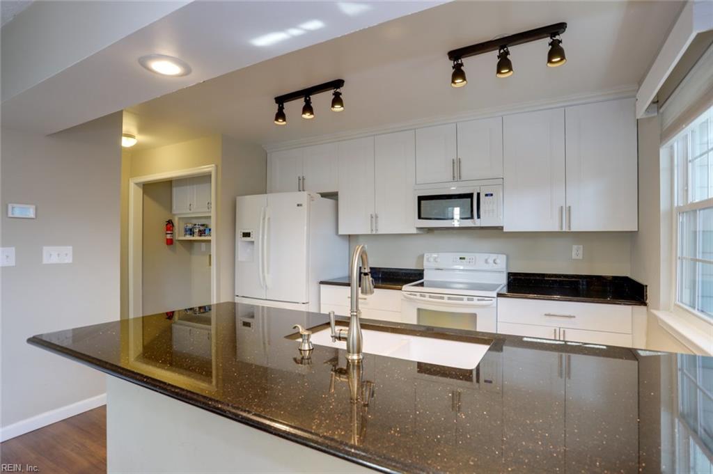 322 Ferdinand CIR