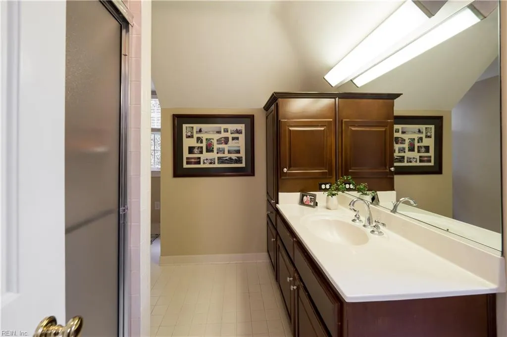 Virginia Beach, Virginia 23451, United States, 4 Bedrooms Bedrooms, ,5 BathroomsBathrooms,Residential,Pending,28442