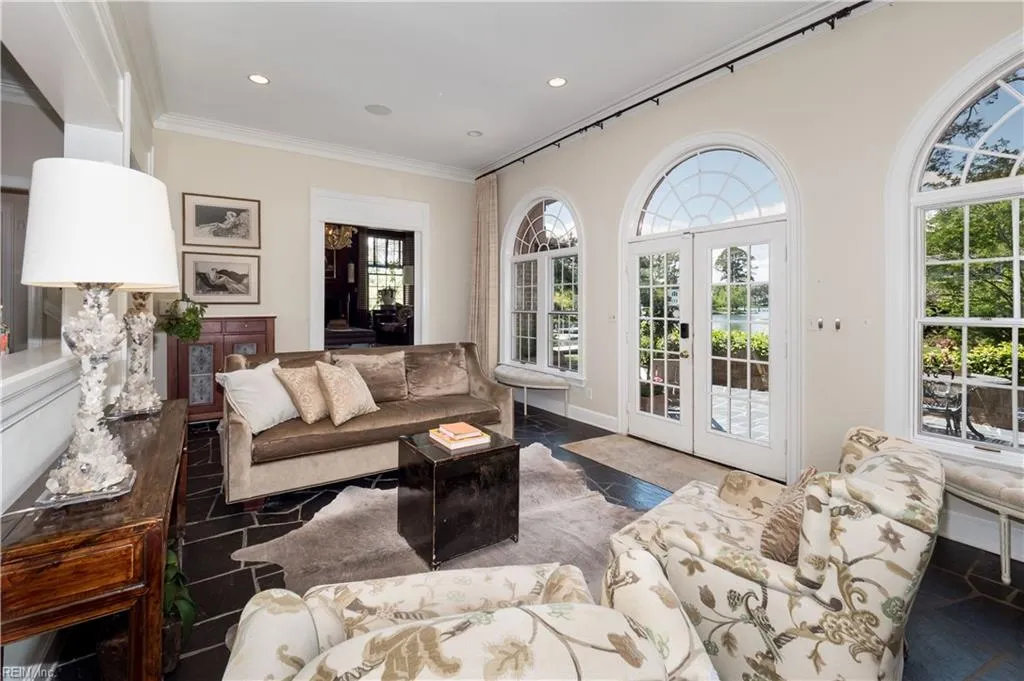 Virginia Beach, Virginia 23451, United States, 4 Bedrooms Bedrooms, ,5 BathroomsBathrooms,Residential,Pending,28442