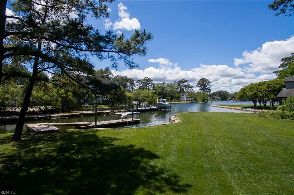 Virginia Beach, Virginia 23451, United States, 4 Bedrooms Bedrooms, ,5 BathroomsBathrooms,Residential,Pending,28442