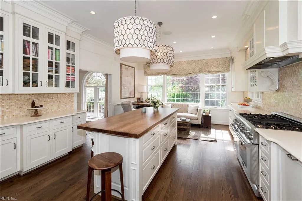 Virginia Beach, Virginia 23451, United States, 4 Bedrooms Bedrooms, ,5 BathroomsBathrooms,Residential,Pending,28442