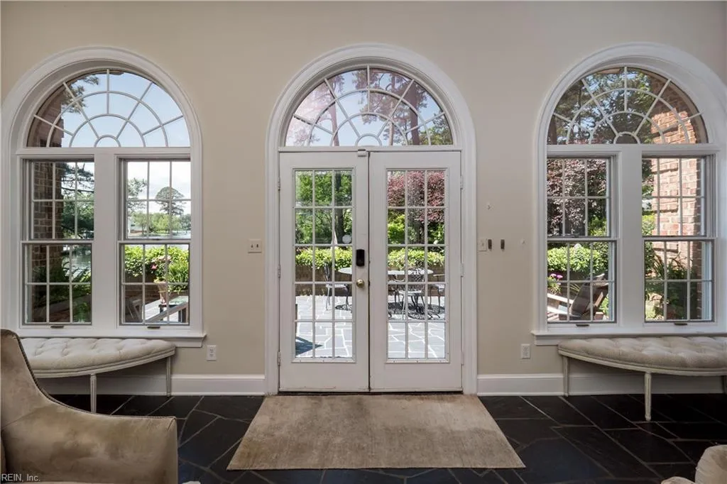 Virginia Beach, Virginia 23451, United States, 4 Bedrooms Bedrooms, ,5 BathroomsBathrooms,Residential,Pending,28442