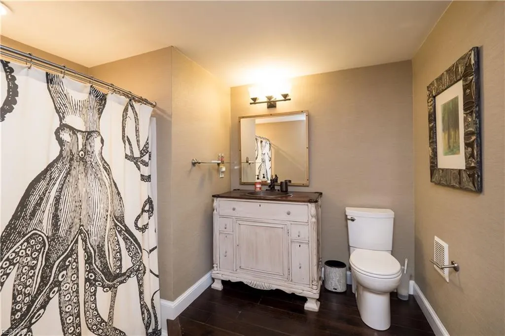 Virginia Beach, Virginia 23451, United States, 4 Bedrooms Bedrooms, ,5 BathroomsBathrooms,Residential,Pending,28442