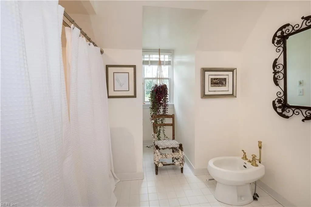 Virginia Beach, Virginia 23451, United States, 4 Bedrooms Bedrooms, ,5 BathroomsBathrooms,Residential,Pending,28442