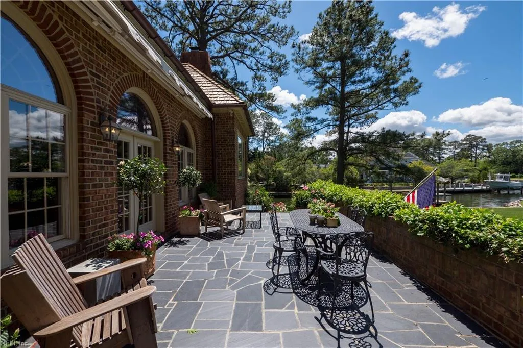 Virginia Beach, Virginia 23451, United States, 4 Bedrooms Bedrooms, ,5 BathroomsBathrooms,Residential,Pending,28442