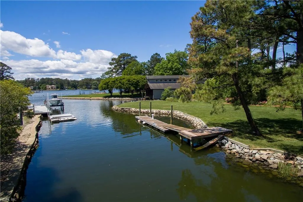 Virginia Beach, Virginia 23451, United States, 4 Bedrooms Bedrooms, ,5 BathroomsBathrooms,Residential,Pending,28442