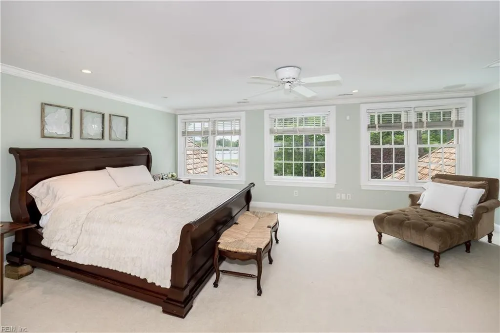 Virginia Beach, Virginia 23451, United States, 4 Bedrooms Bedrooms, ,5 BathroomsBathrooms,Residential,Pending,28442