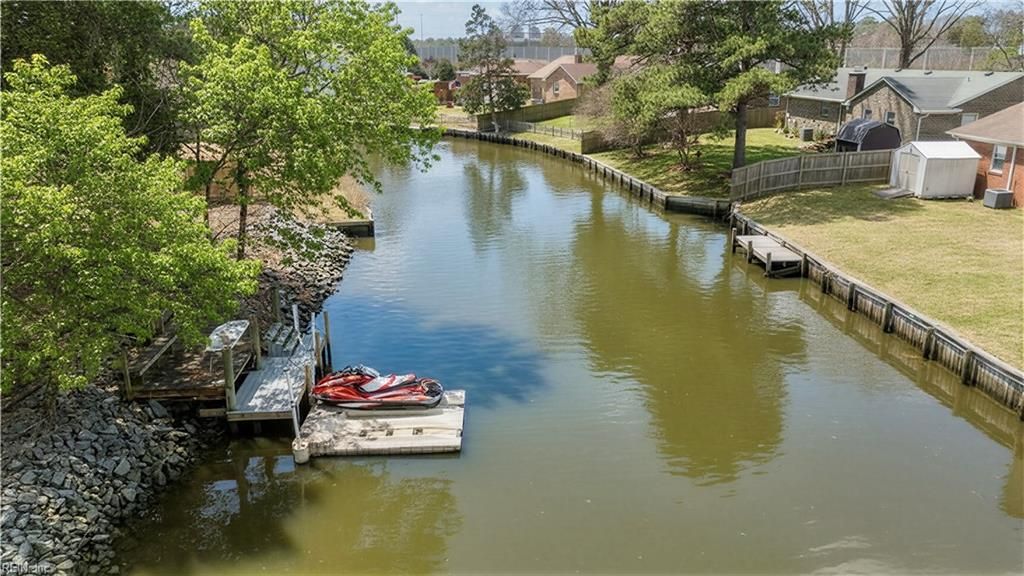 Photo of 333 W Chickasaw Road, Virginia Beach, VA 23462 (MLS # 10622744)