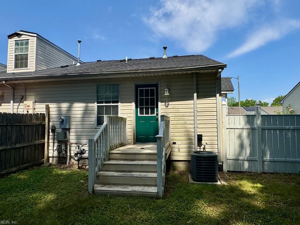 Photo of 42 Cooper Drive, Portsmouth, VA 23702 (MLS # 10631919)