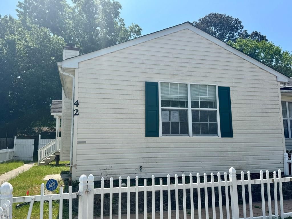 Photo of 42 Cooper Drive, Portsmouth, VA 23702 (MLS # 10631919)