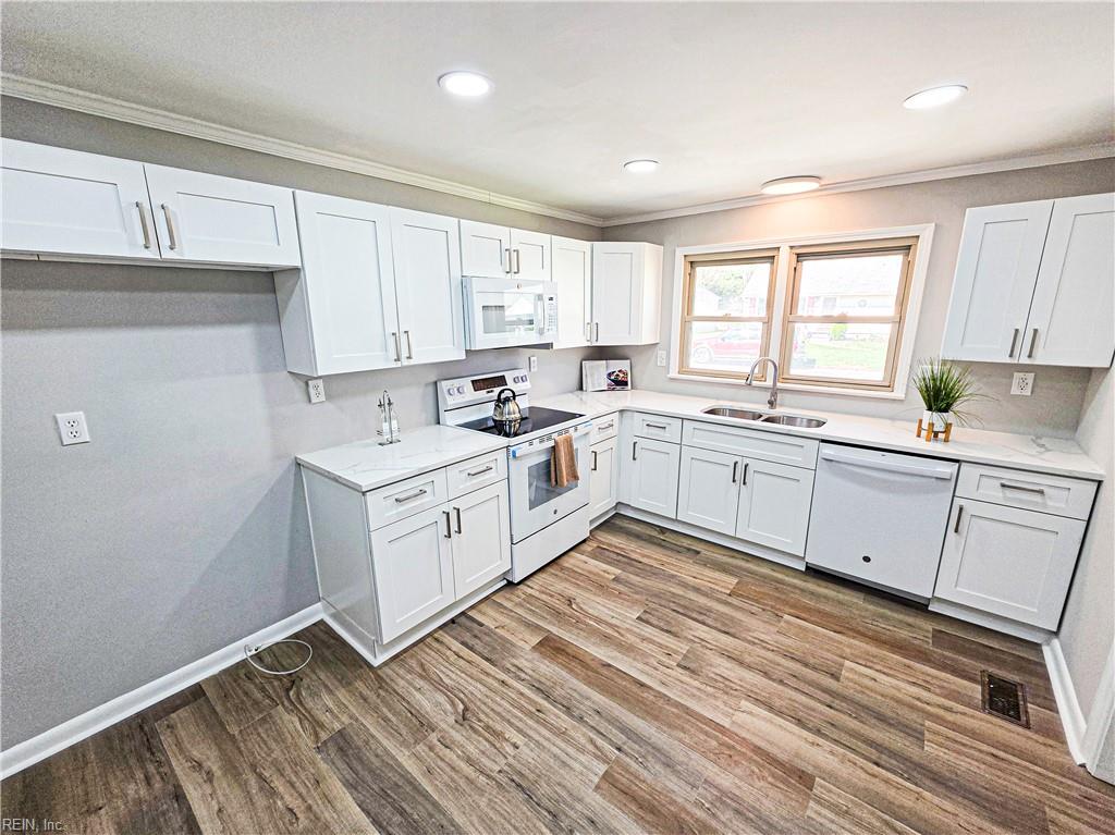 Photo of 5341 Roslyn Drive, Norfolk, VA 23502 (MLS # 10657144)