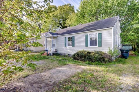 Photo of 22 Morrison Avenue, Newport News, VA 23601 (MLS # 10630278)