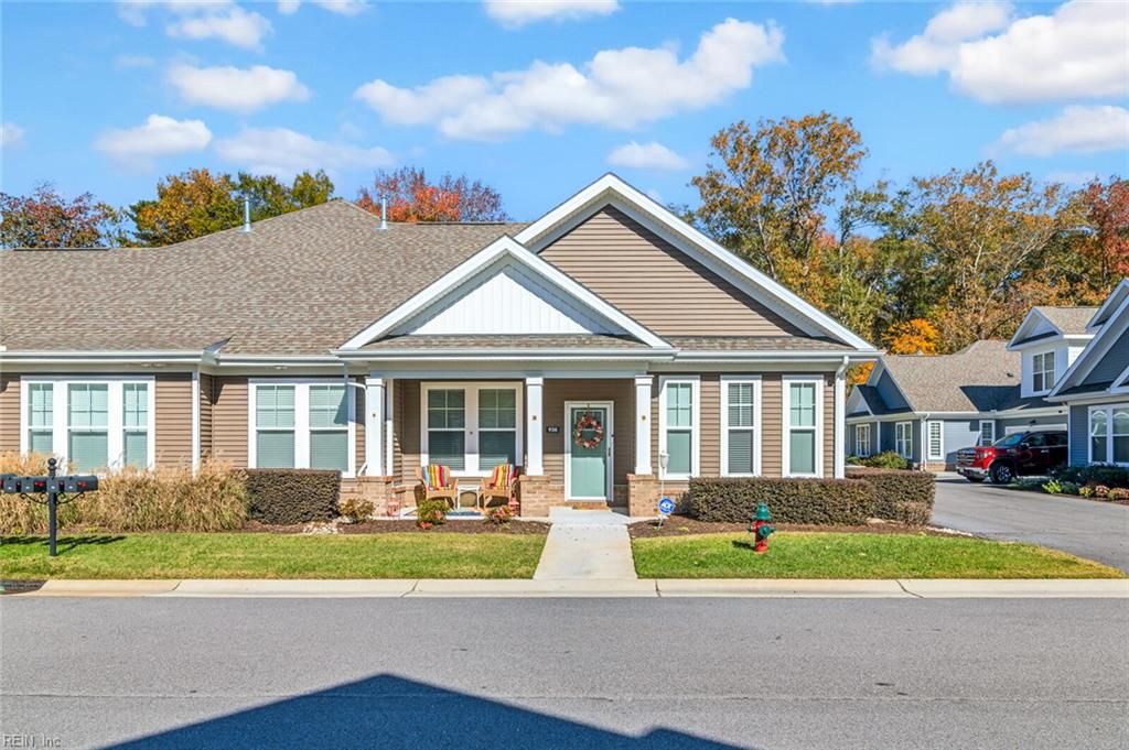 Photo of 936 Biltmore Way #37, Chesapeake, VA 23320 (MLS # 10627181)