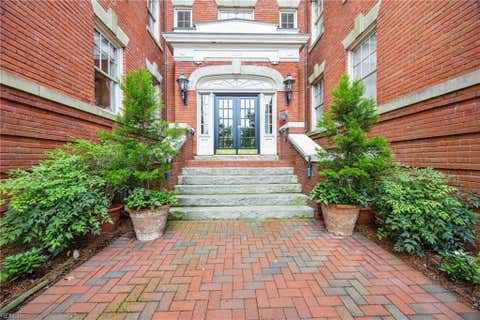 Photo for 429 W York ST 4D