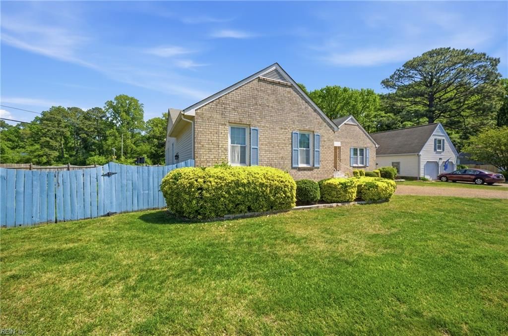 Photo of 8 Lake Erie Court, Hampton, VA 23669 (MLS # 10630936)