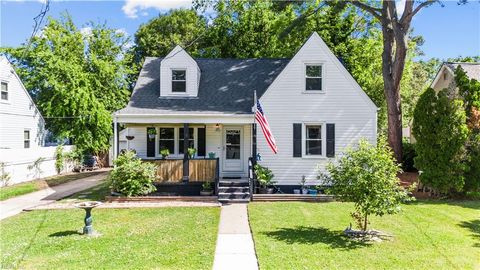 Single Family Residence in Norfolk VA 960 Hugo Street.jpg