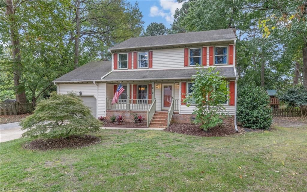 Photo of 812 Woodrow Court, Chesapeake, VA 23322 (MLS # 10604258)