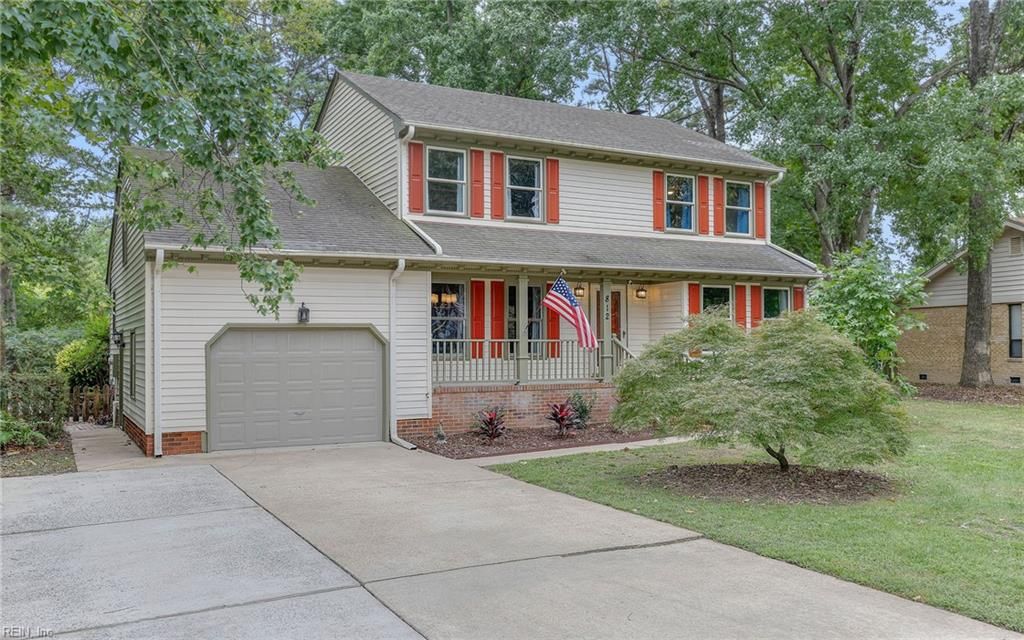 Photo of 812 Woodrow Court, Chesapeake, VA 23322 (MLS # 10604258)
