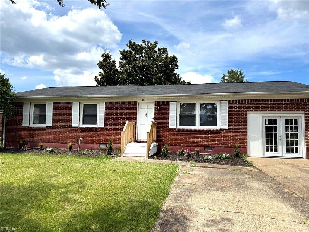 Photo of 1214 Jamal Lane W, Portsmouth, VA 23701 (MLS # 10646636)