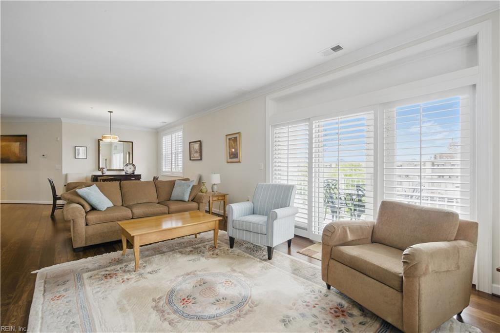 305 Brooke AVE 208
