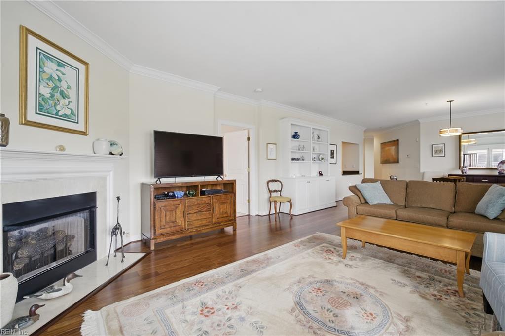 305 Brooke AVE 208