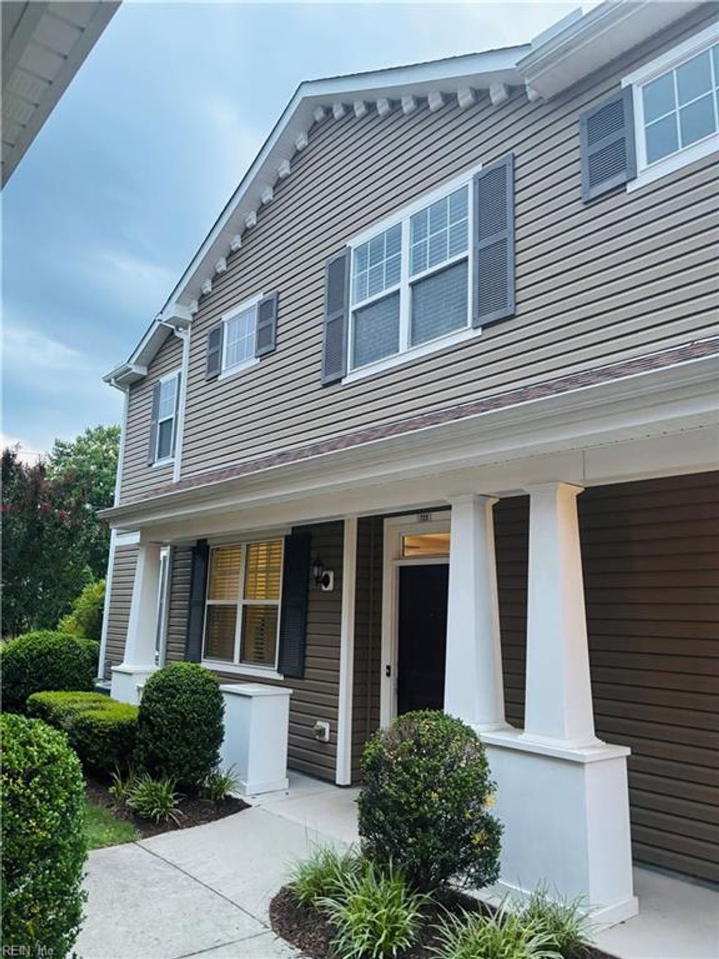 Photo of 723 Lacy Oak Dr Drive, Chesapeake, VA 23320 (MLS # 10641922)