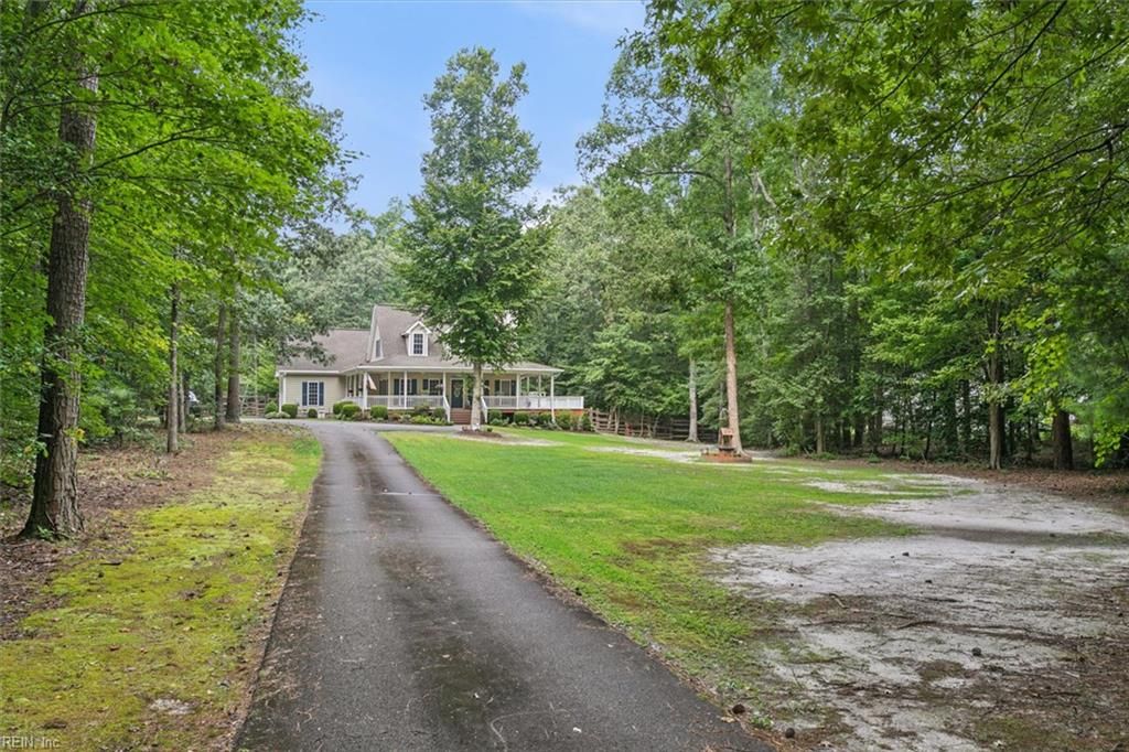 Photo of 8194 Manor Drive, Gloucester, VA 23061 (MLS # 10612295)