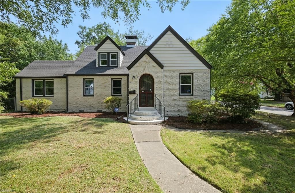 Photo of 123 Maycox Avenue, Norfolk, VA 23505 (MLS # 10643315)