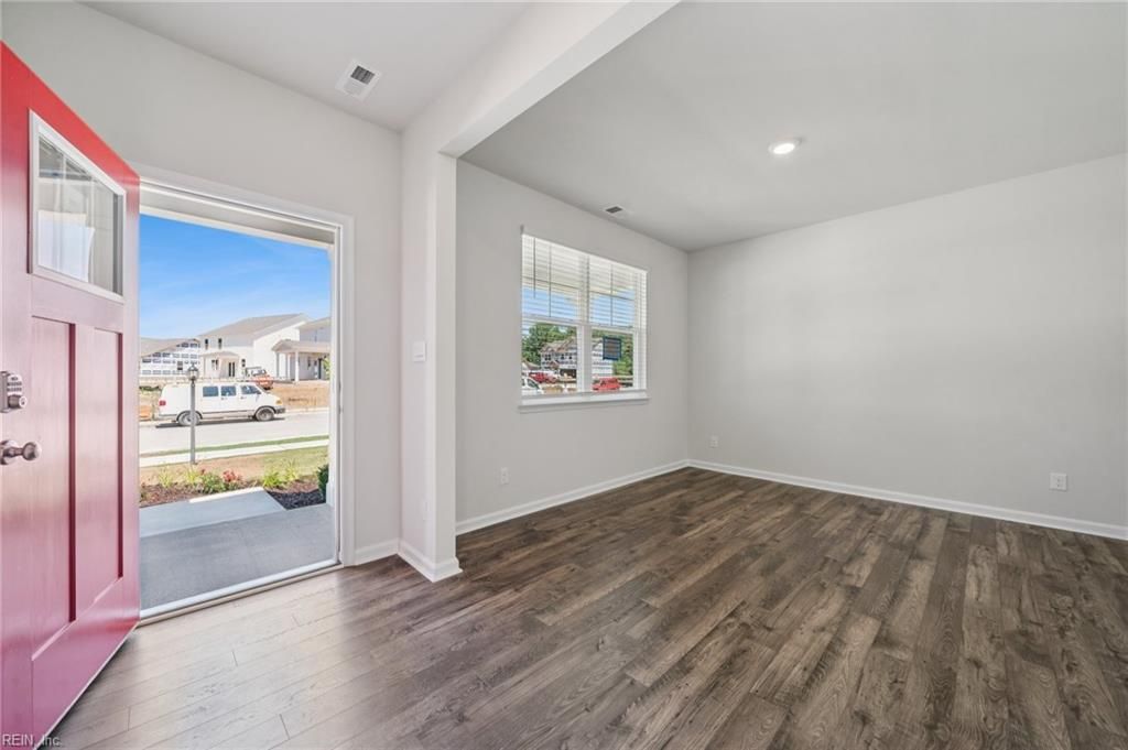 Photo of 7602 Patriots Way, Gloucester, VA 23061 (MLS # 10632742)