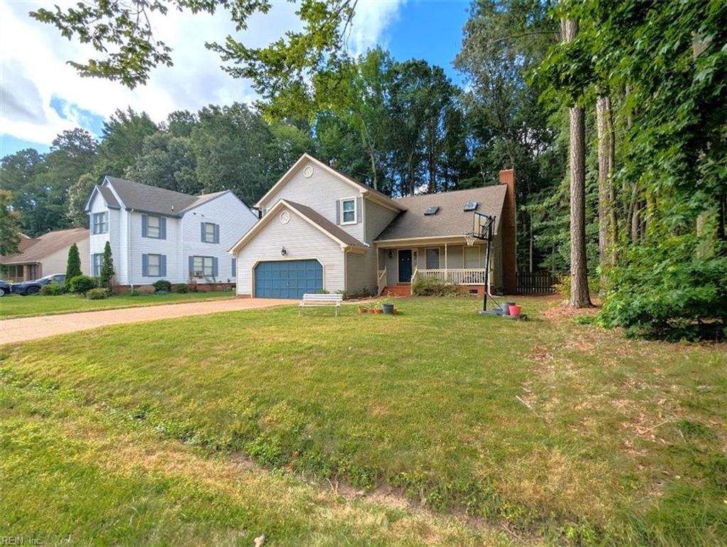 Photo of 100 Blacksmith Arch, Yorktown, VA 23693 (MLS # 10617910)