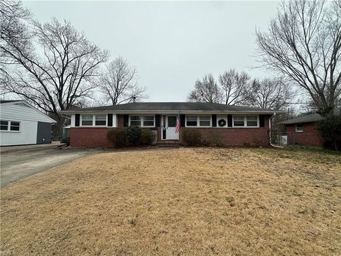 Photo of 19 Edgemoor Drive, Newport News, VA 23603 (MLS # 10623315)