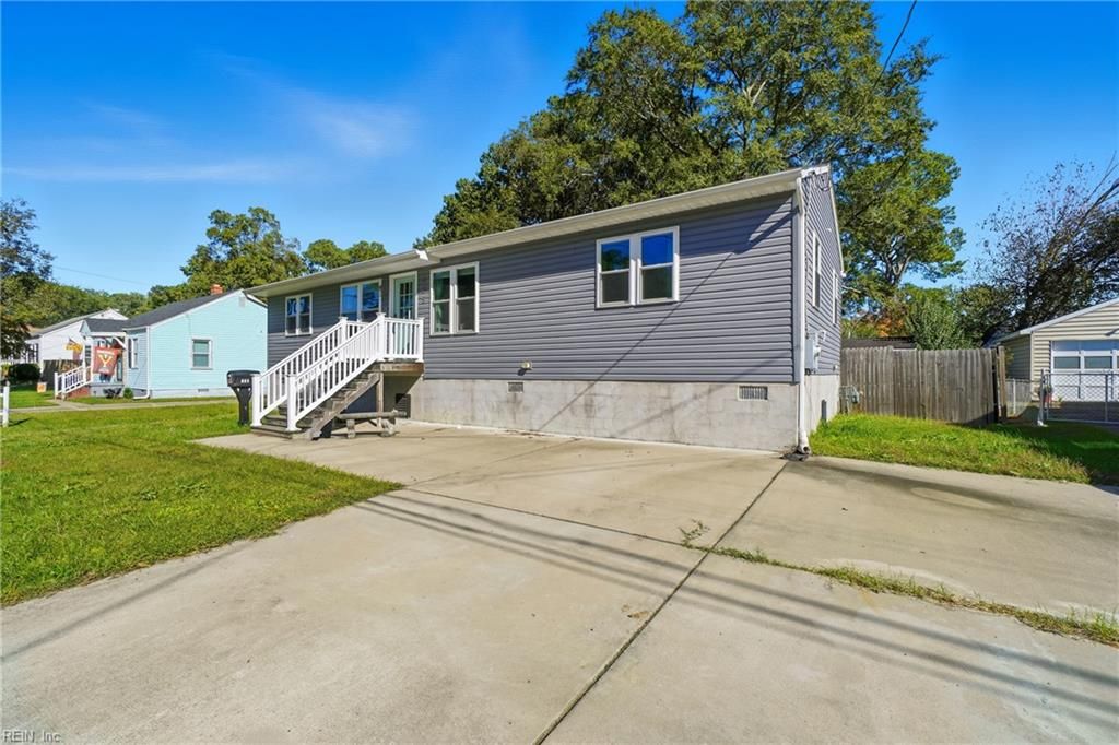Photo of 605 Jewell Avenue, Portsmouth, VA 23701 (MLS # 10606847)