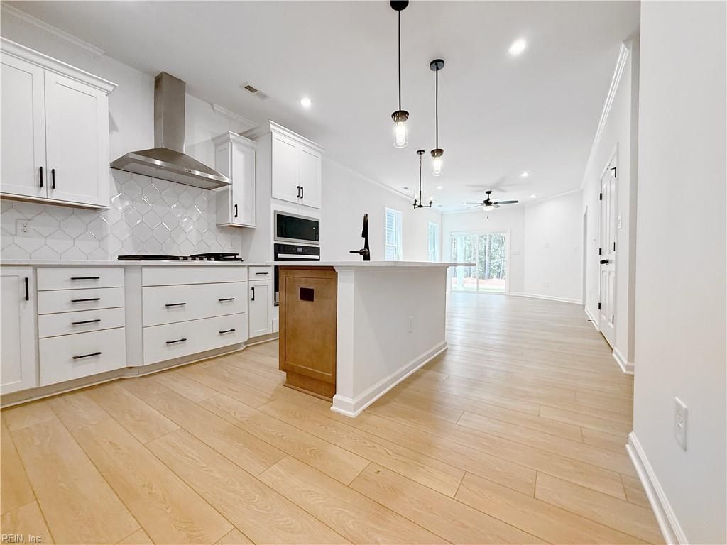 Photo of 1527 Waltham Lane, Newport News, VA 23608 (MLS # 10643018)