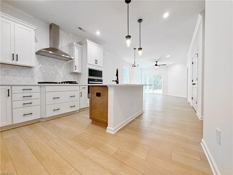 Photo of 1527 Waltham Lane, Newport News, VA 23608 (MLS # 10643018)
