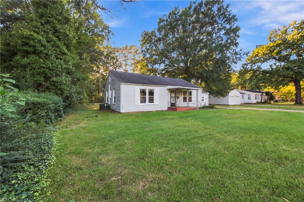 Photo of 951 Ingleside Road, Norfolk, VA 23502 (MLS # 10656881)