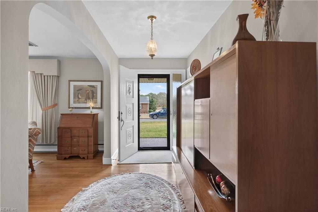 Photo of 9 Fairway Drive, Portsmouth, VA 23701 (MLS # 10621394)