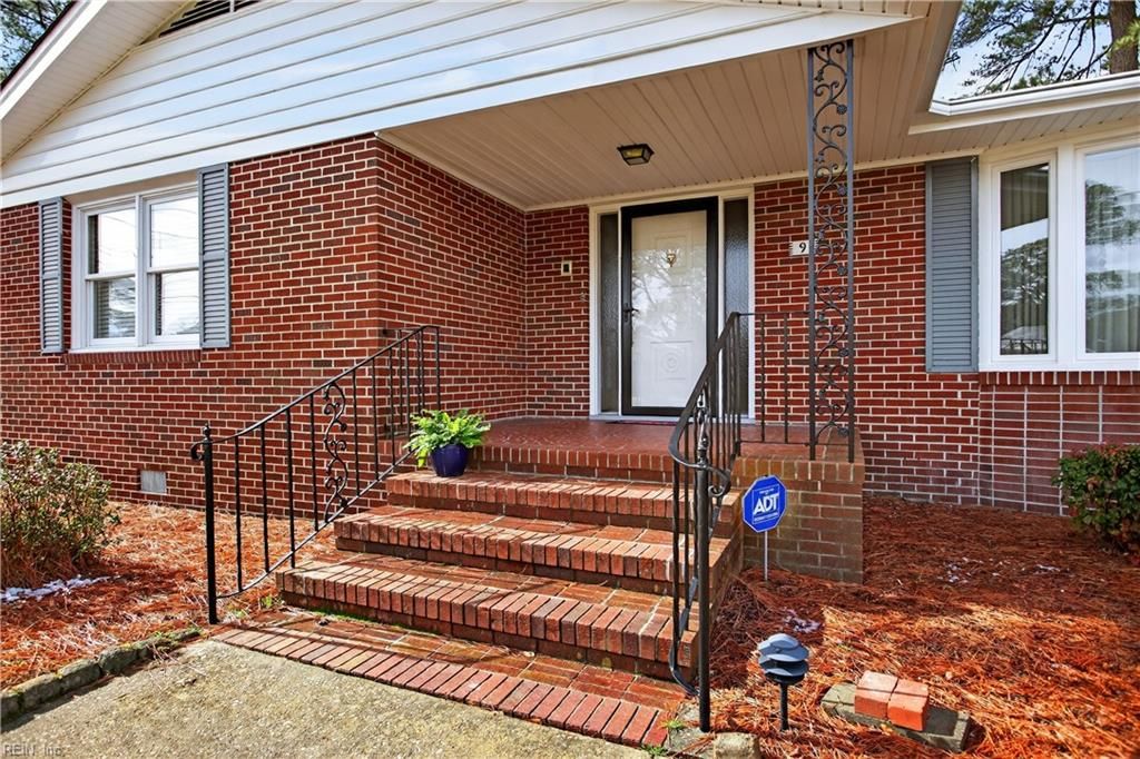 Photo of 9 Fairway Drive, Portsmouth, VA 23701 (MLS # 10621394)