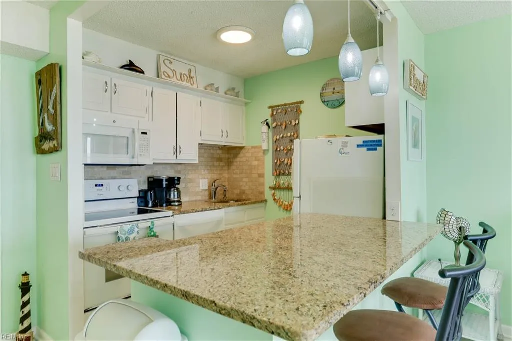 Virginia Beach, Virginia 23451, United States, 2 Bedrooms Bedrooms, ,2 BathroomsBathrooms,Residential,Active,88960